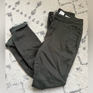 Raw Hem Motto Army Green Pants